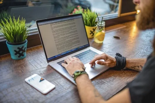 1196194810 650x434 1